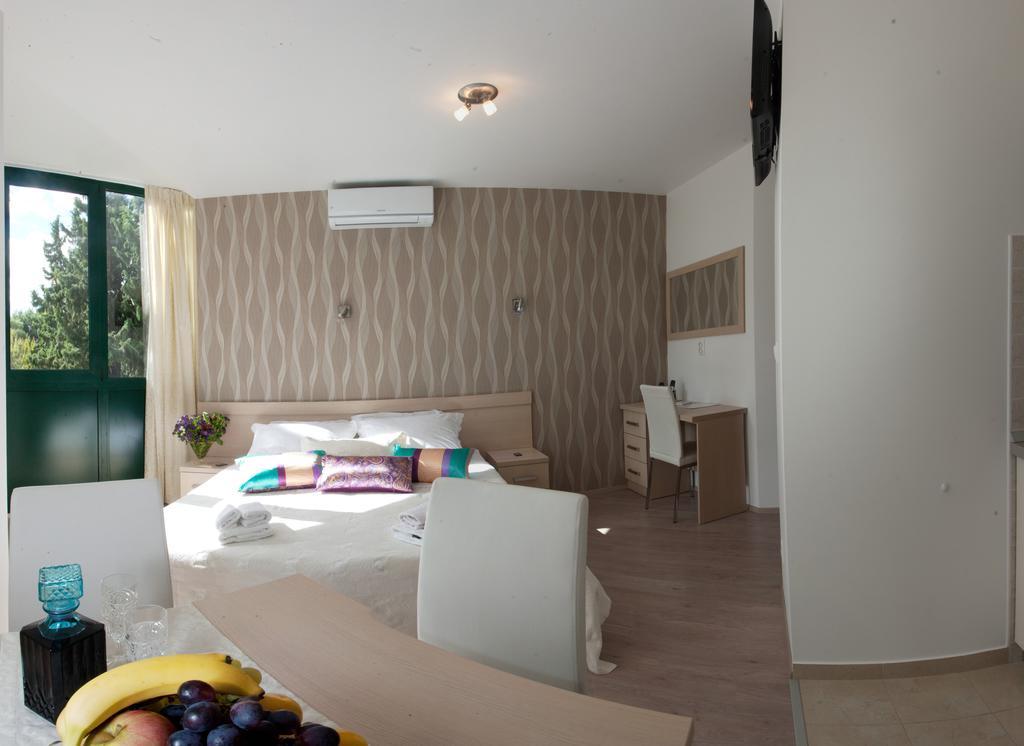 Cro Jet Set Apartments Split Exterior photo